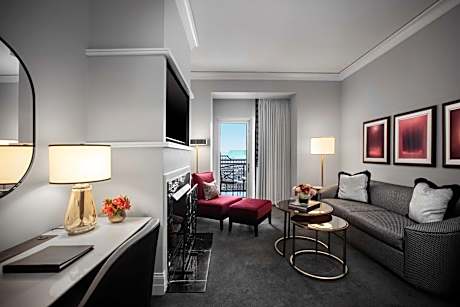 One-Bedroom Terrace Suite with Fireplace and Roll-in Shower - Disability Access