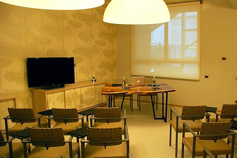 Nu Hotel