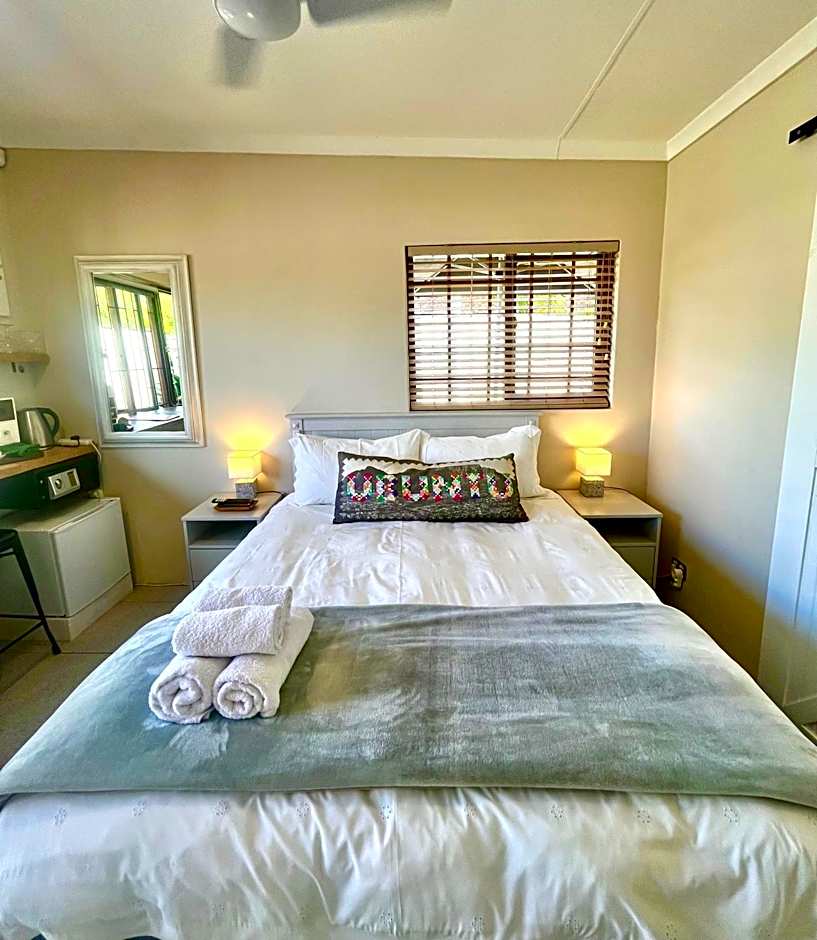 Dolphin Circle Bed and Breakfast