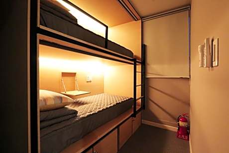 Bunk Bed Twin Room with Shared Bathroom
