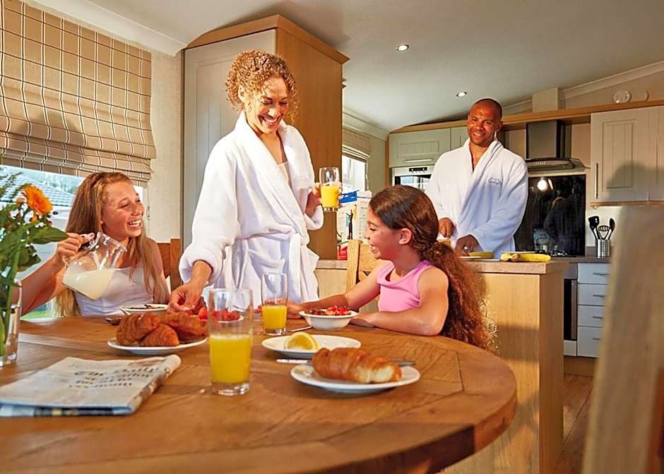Woodhall Country Park Lodges