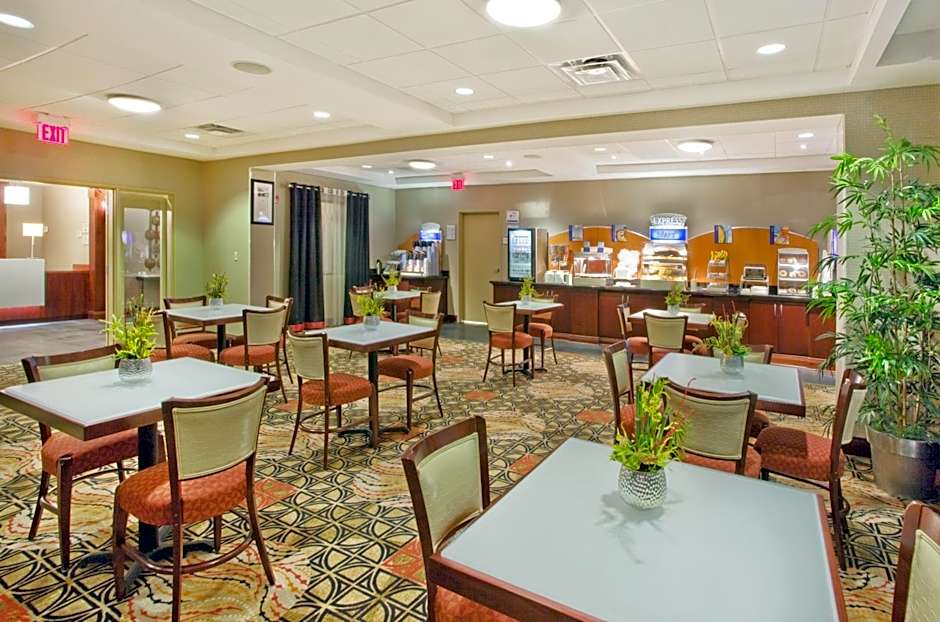 Holiday Inn Express Hotel & Suites Atlanta-Cumming By IHG