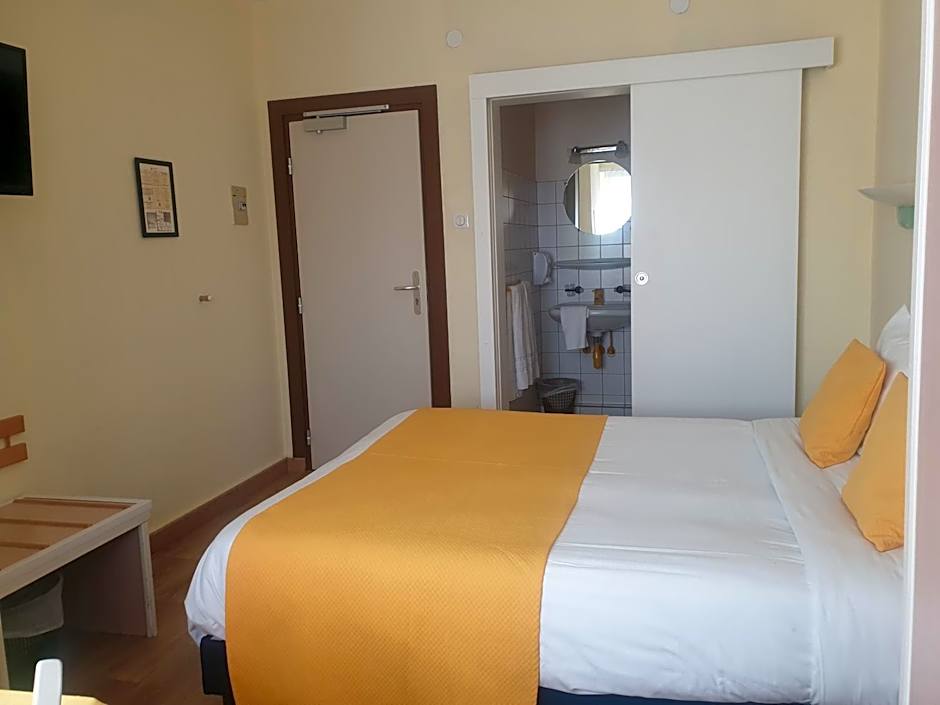 Hôtel Restaurant Aux Deux Roses