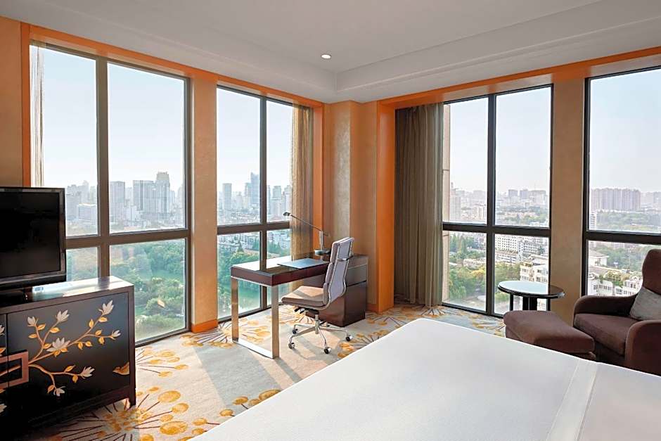 Photo 1 of 12 of 1 King Bed Guestroom, City View, Club Level