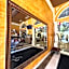 Queens Suite Hotel
