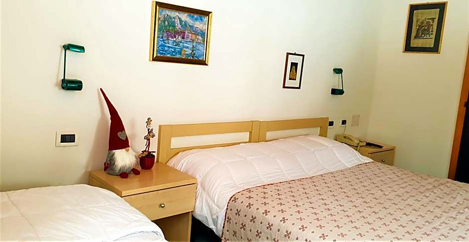 Photo 1 of 4 of Triple Room