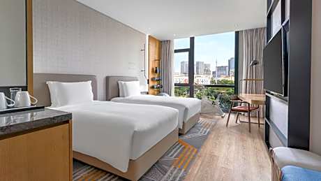 Premium King Room with City View