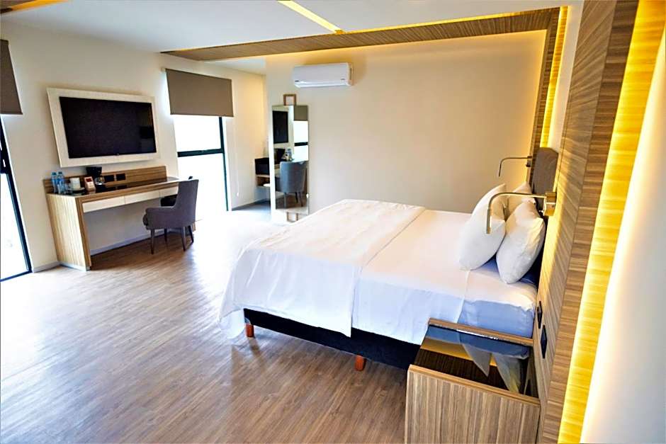 Hotel Plaza by Kavia