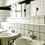 Amstel House Hostel