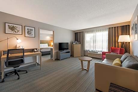 One-Bedroom King Suite - Non-Smoking