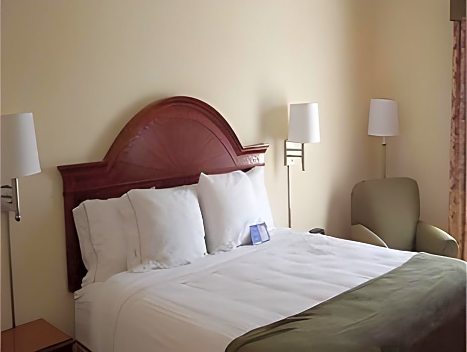 Holiday Inn Express Hotel & Suites Kimball By IHG