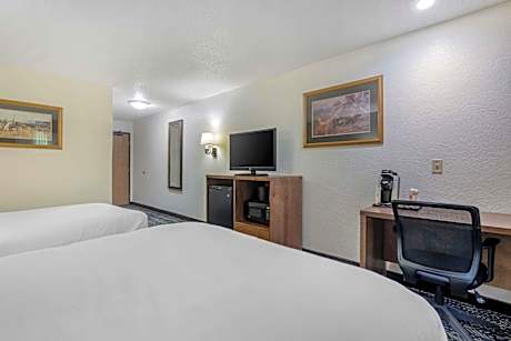 2 Queen Beds, Nonsmoking, Accessible