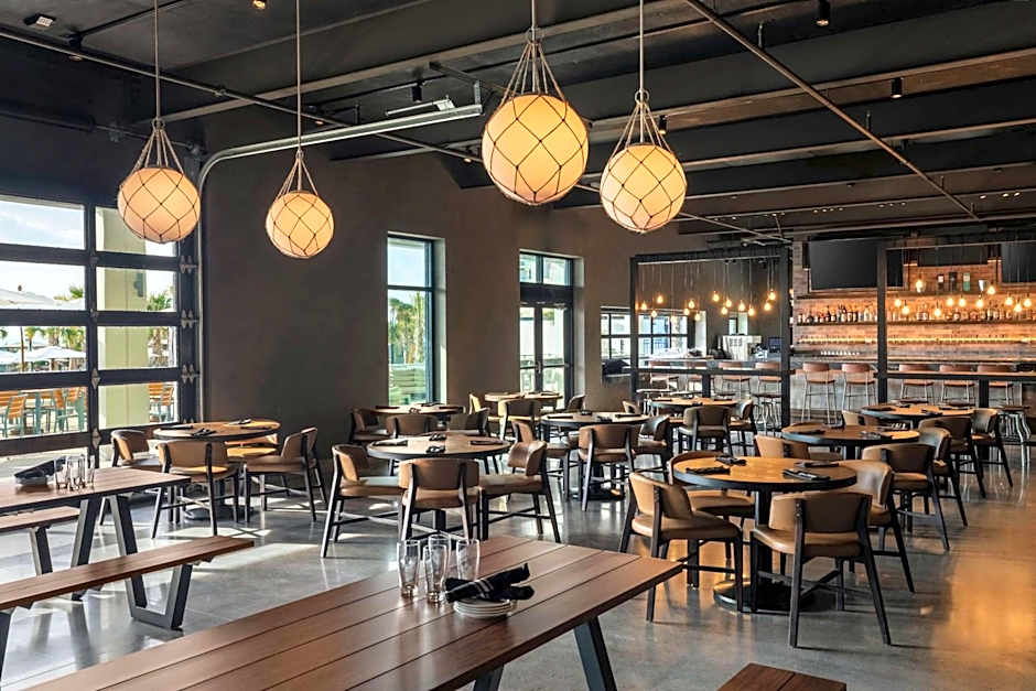 Royale Palms Condominiums