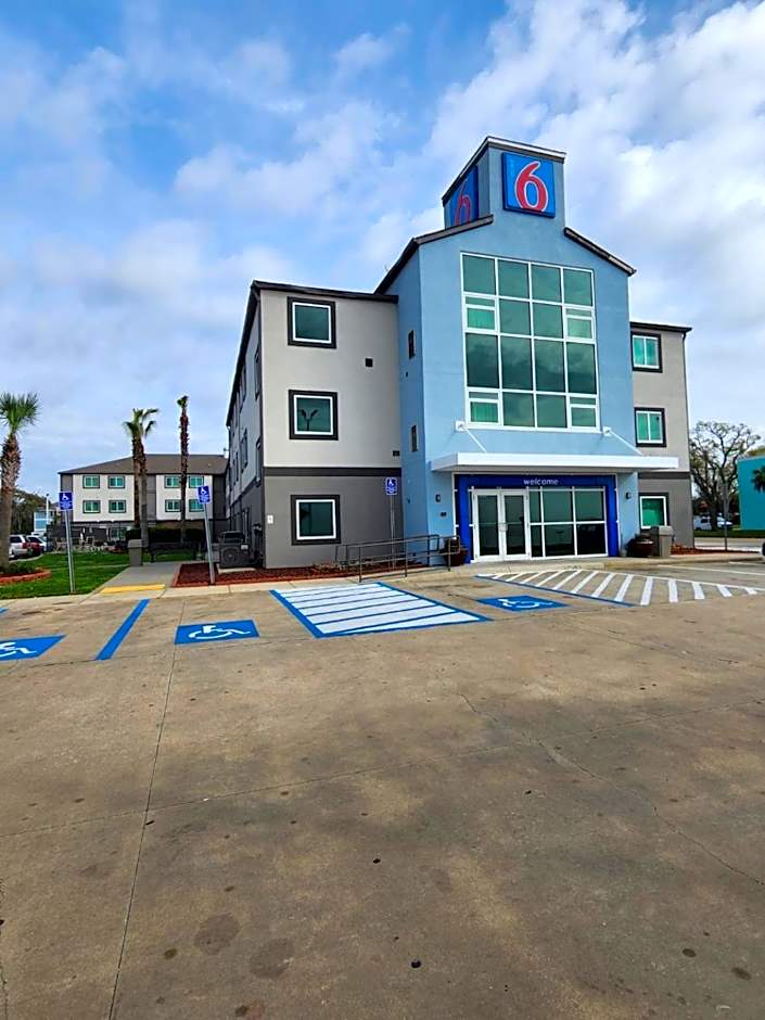 Motel 6-Biloxi, MS - Beach