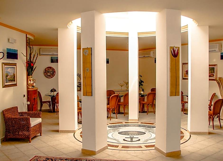 Hotel Il Faro Della Guitgia Tommasino