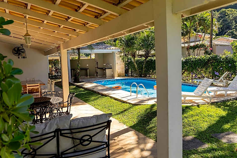 Casa com piscina privativa a 100m da Praia de Paúba