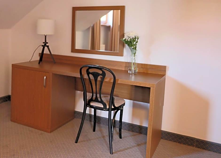 HOTEL CICHA WODA NIEPORĘT
