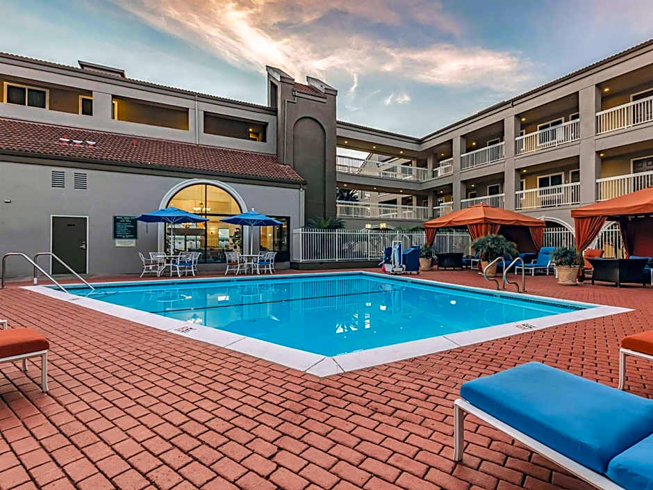 La Quinta Inn & Suites by Wyndham San Francisco Airport West