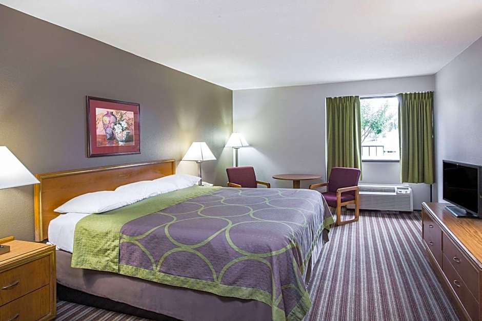 Super 8 by Wyndham Oxford