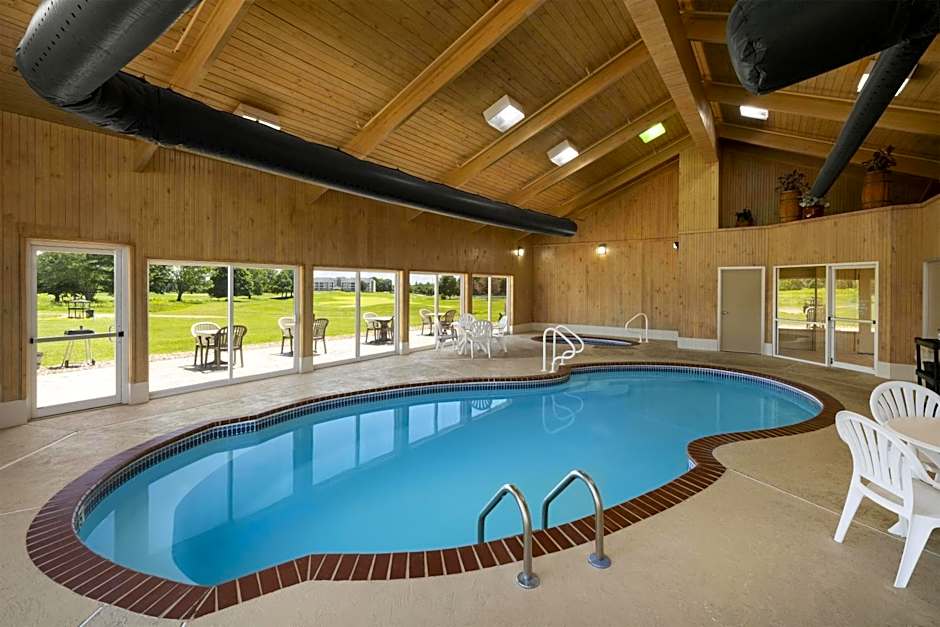 Crown Pointe Lodge; BW Signature Collection