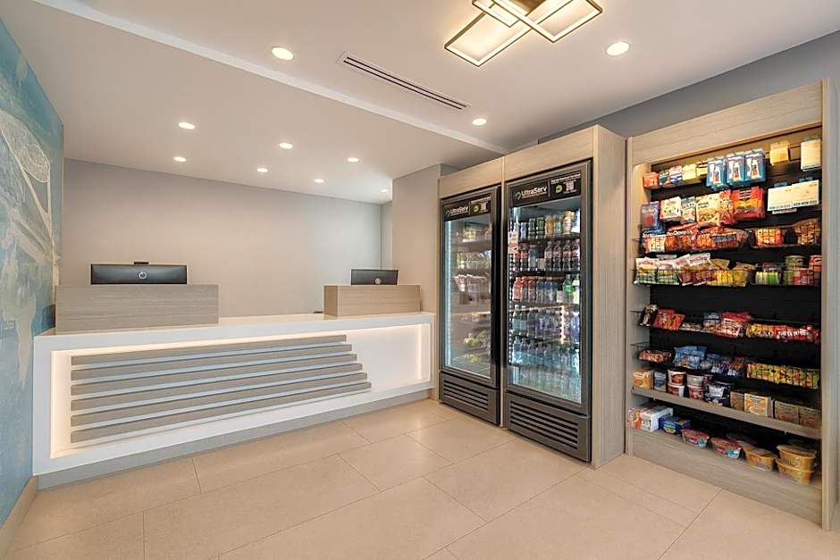 Travelodge by Wyndham LAX South