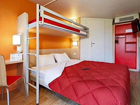 Triple Room with 1 Double + 1 Single Bed
