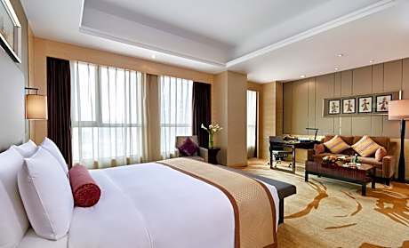 Junior King Suite