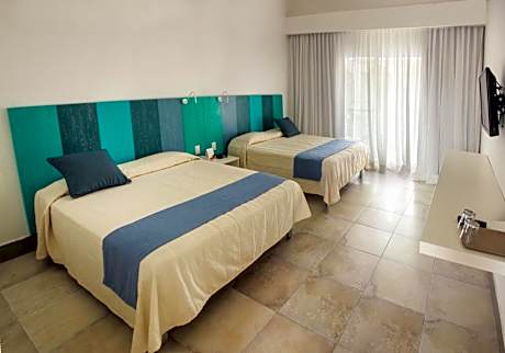 Accessible Queen Room with Two Queen Beds, Non-Smoking