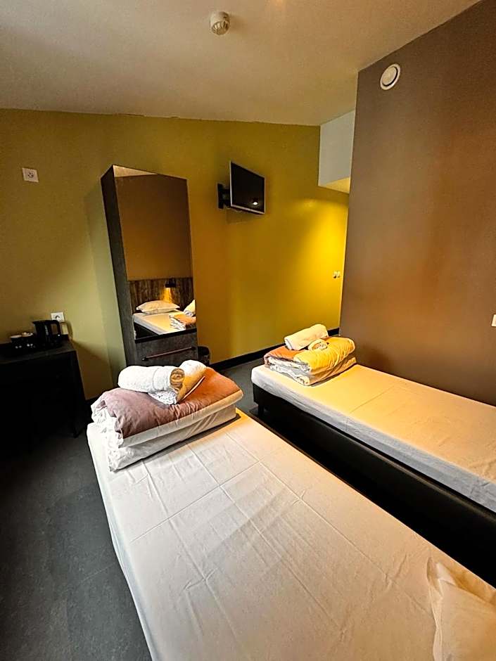 Brxxl 5 City Centre Hostel