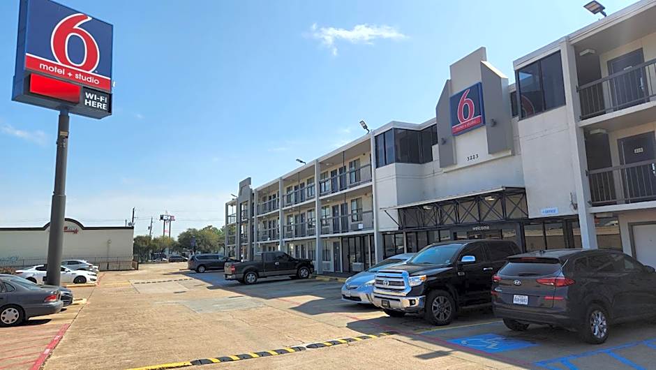 Motel 6 Houston, TX - Medical Center - NRG Stadium