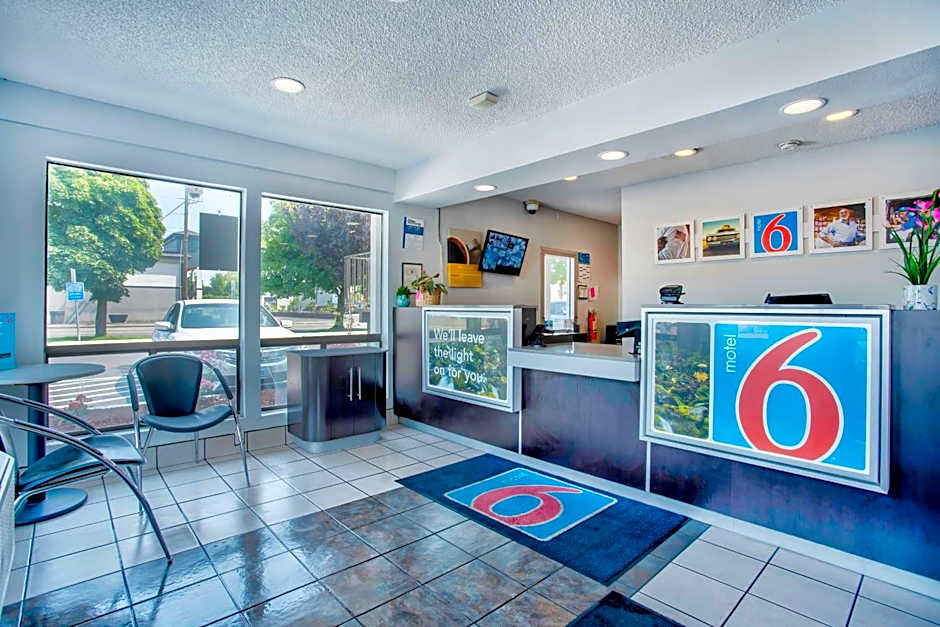 Motel 6-Salem, OR
