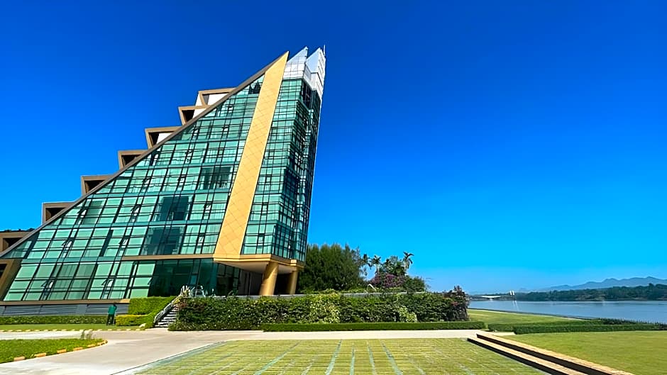 NAKA-RAJ Escape Hotel