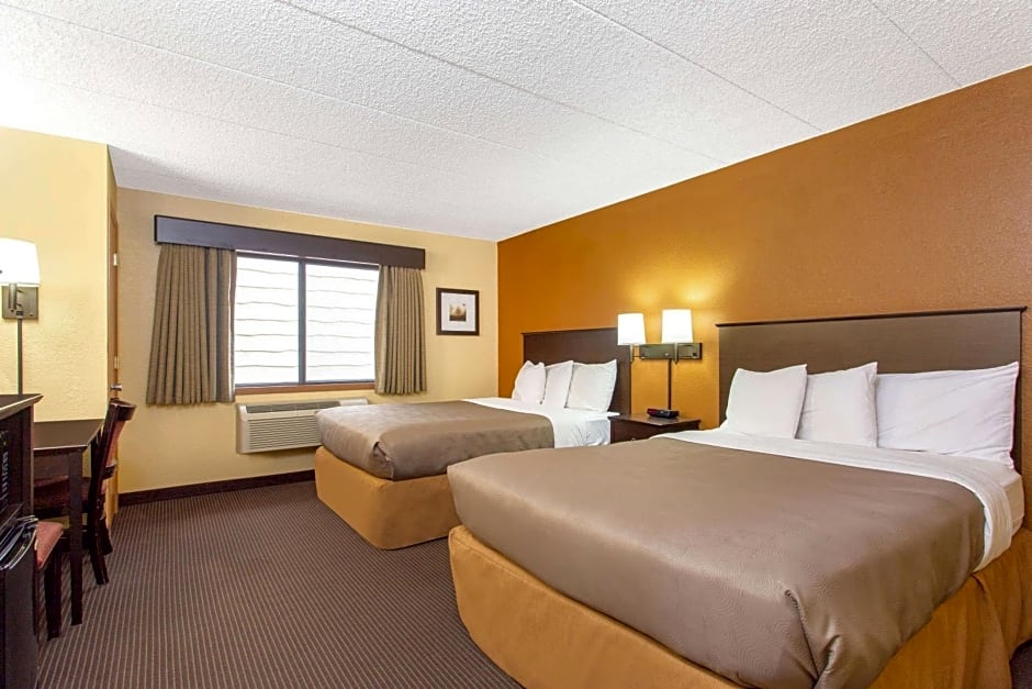AmericInn by Wyndham West Bend