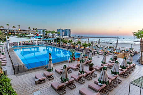 Dan Accadia Herzliya Hotel