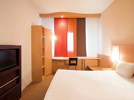 Room With 2 Single Beds