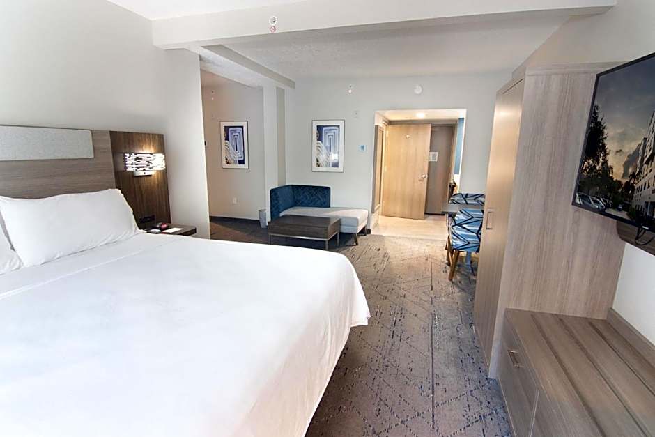 Holiday Inn Express and Suites Fort Lauderdale Airport West By IHG