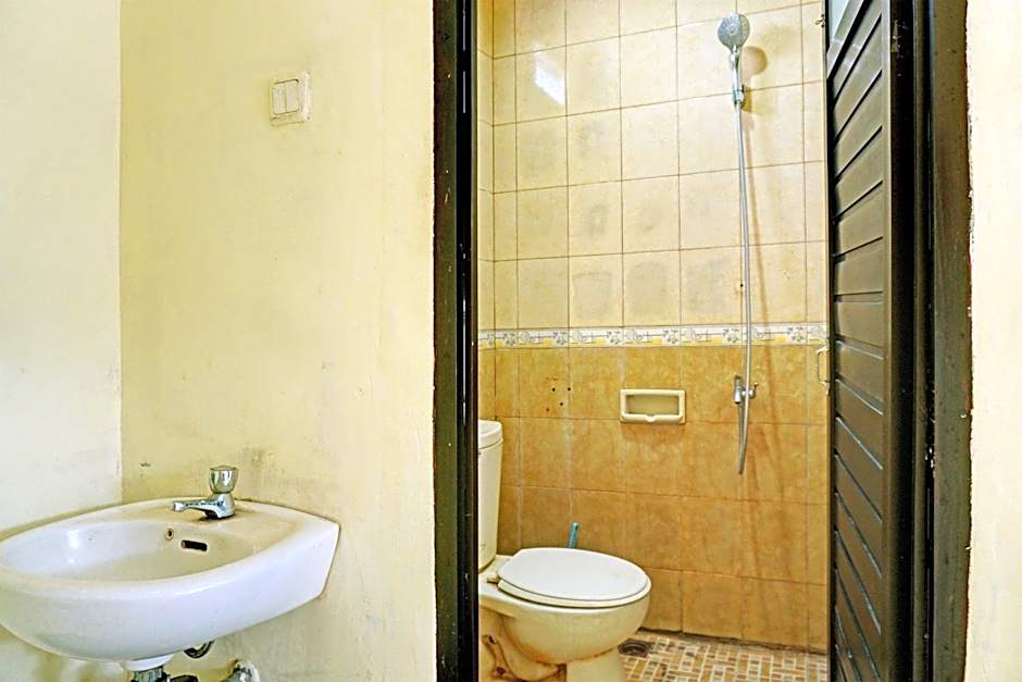 Capital O 92316 Wisma Widya Loka Pratama Near Futsal Tebing Gading