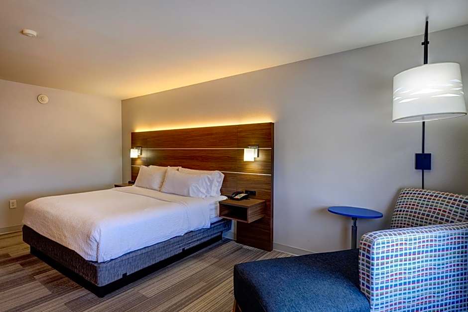 Holiday Inn Express & Suites Shelbyville Indianapolis by IHG