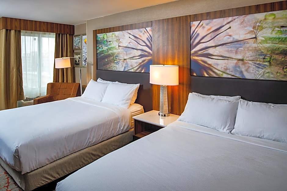 1 Queen Bed — 5 fotoğraftan 1. fotoğraf