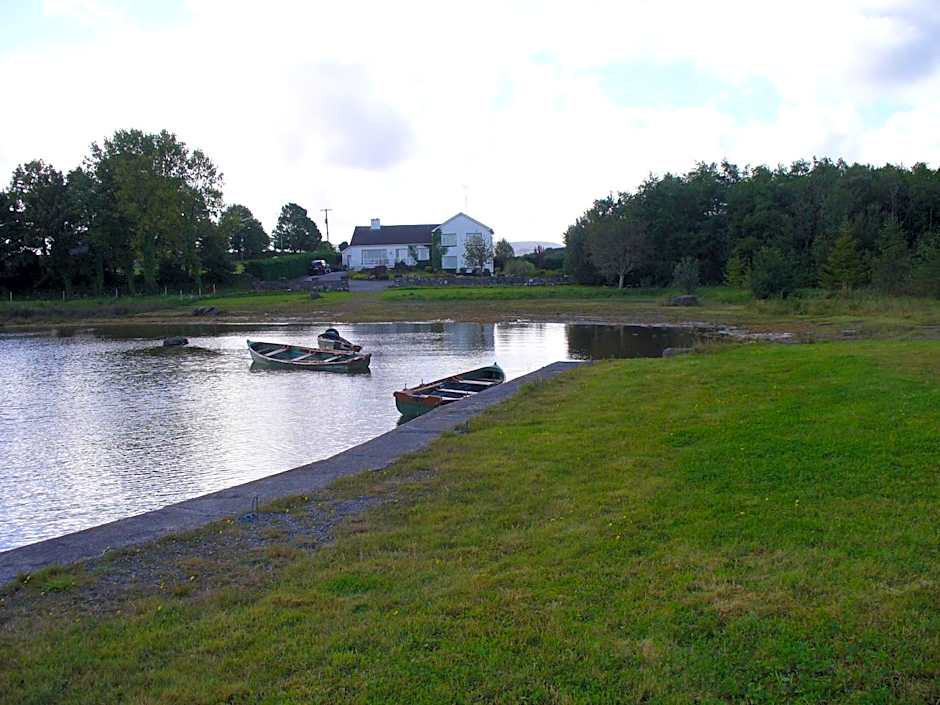 The Waterfront House Country Home