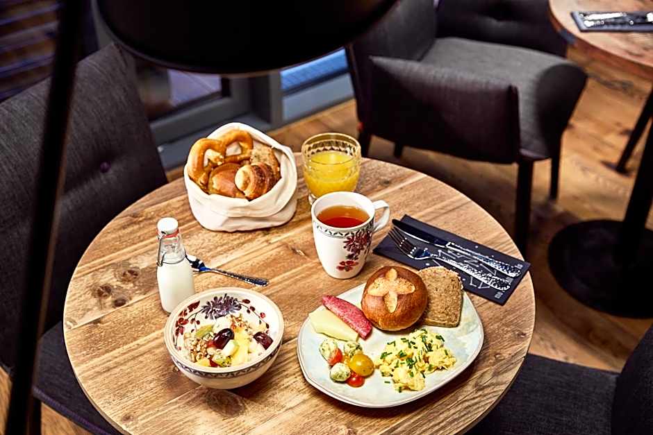 me and all hotel Mainz, by Hyatt