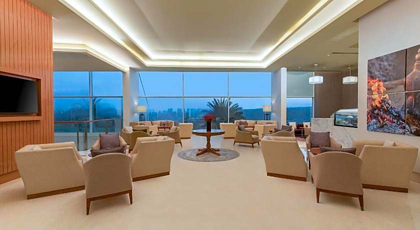 Crowne Plaza Muscat OCEC By IHG