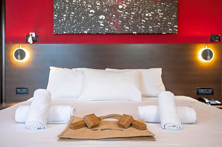 Sonia Hotel & Suites - Adults Only