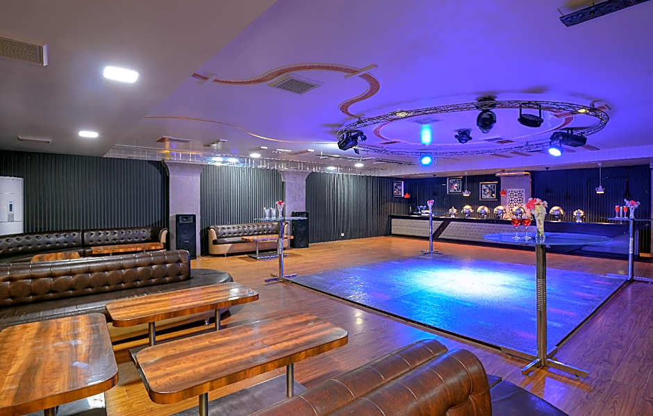 Wingston A Treehouse Hotel - Mathura