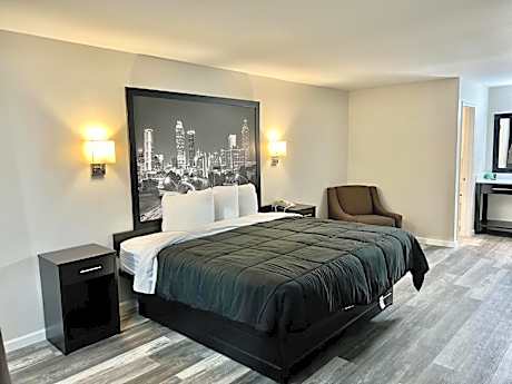 Deluxe King Room - Non-Smoking