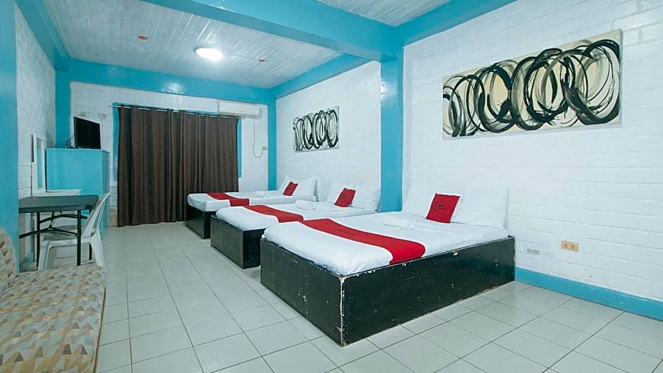 RedDoorz at La Maria Pension And Tourist Inn