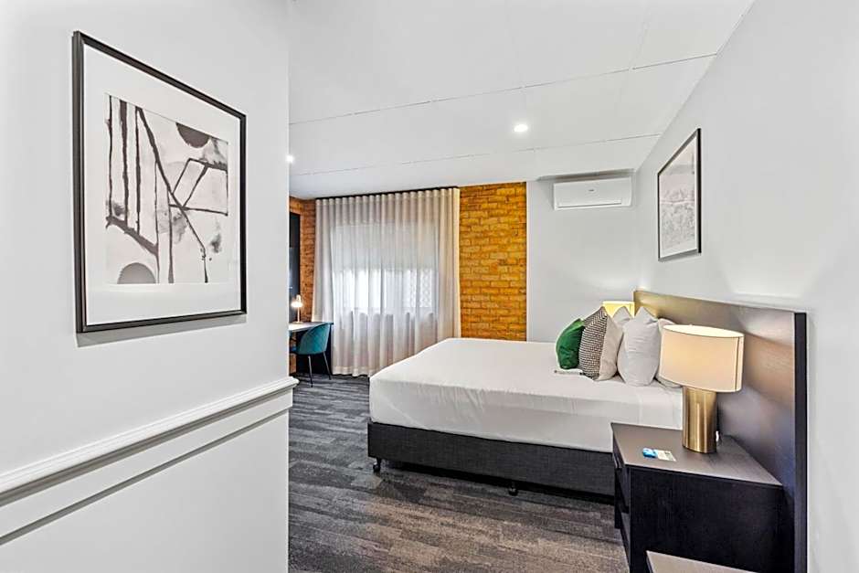 Quality Hotel Robertson Gardens