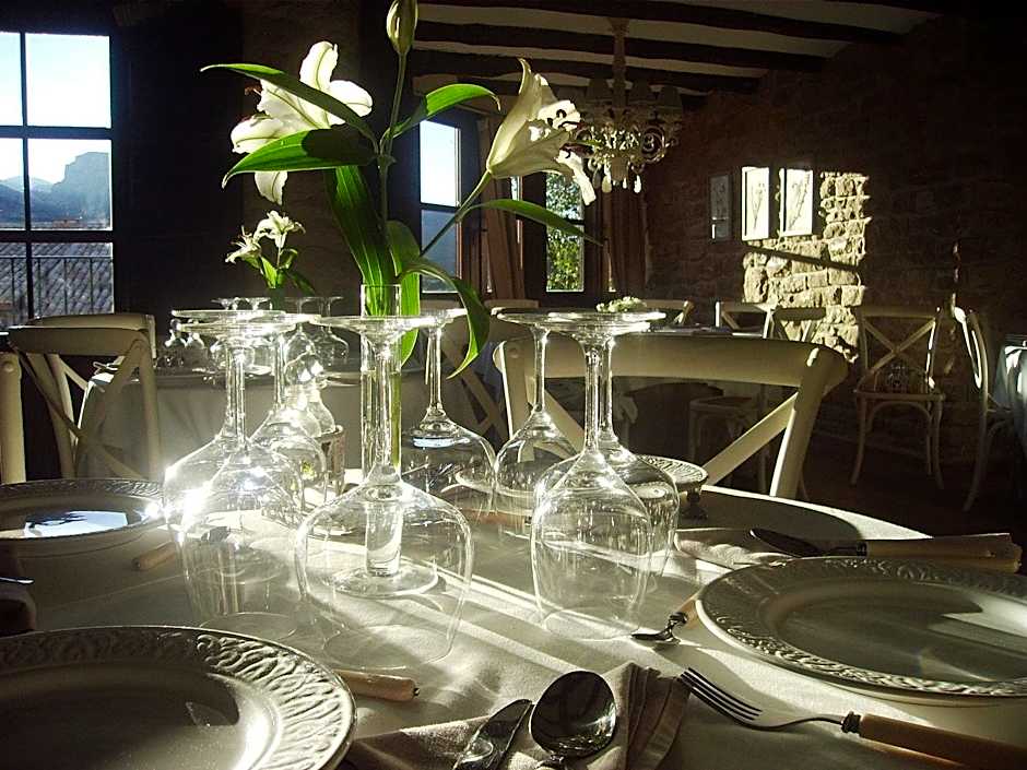 Hotel Boutique Real Posada De Liena con jacuzzi y Restaurante Liena