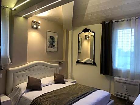 Double Room with Private Bathroom