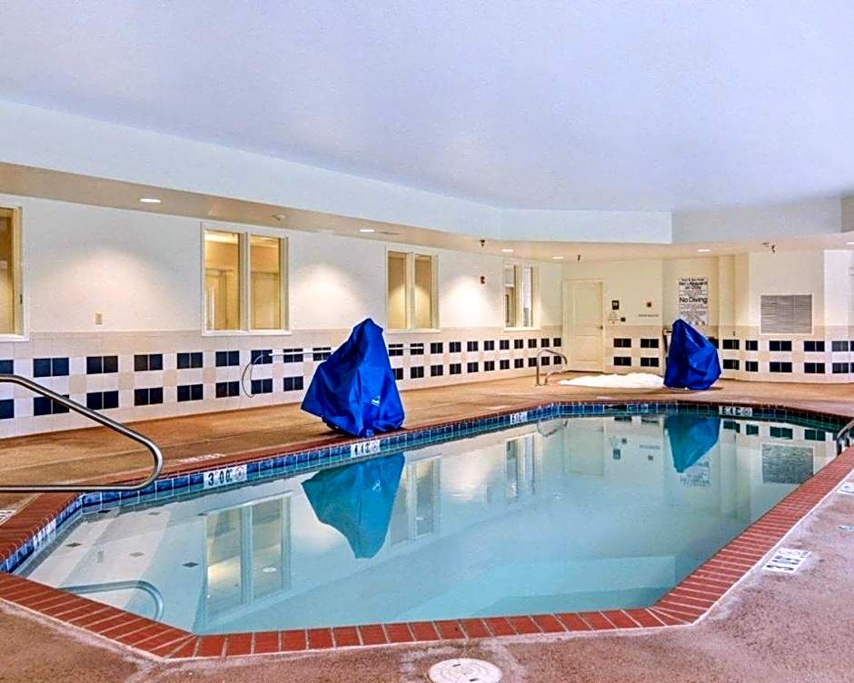 Comfort Suites near Hot Springs Park